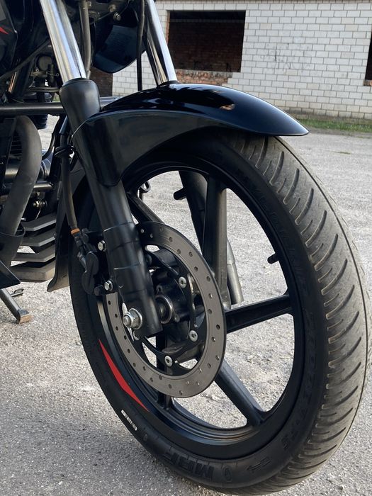 Мотоцикл Bajaj pulsar 180 Dts-i