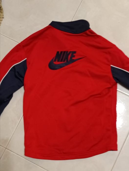 Casaco de criança 12 anos  Nike ótimo