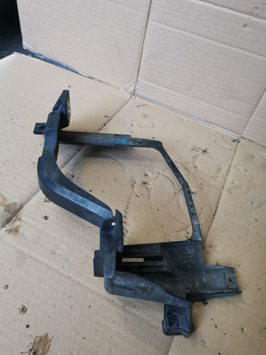 BMW E60 E61 ślizg lampy mocowanie prawy przód