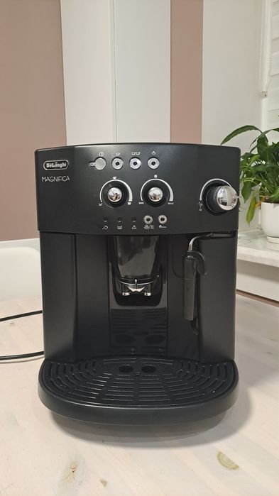 Кавомашина(кавоварка)Delonghi Magnifica