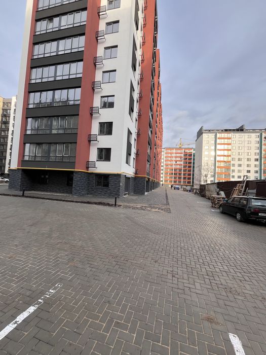 Продаж комерційного приміщення в ЖК”Домашній 2”