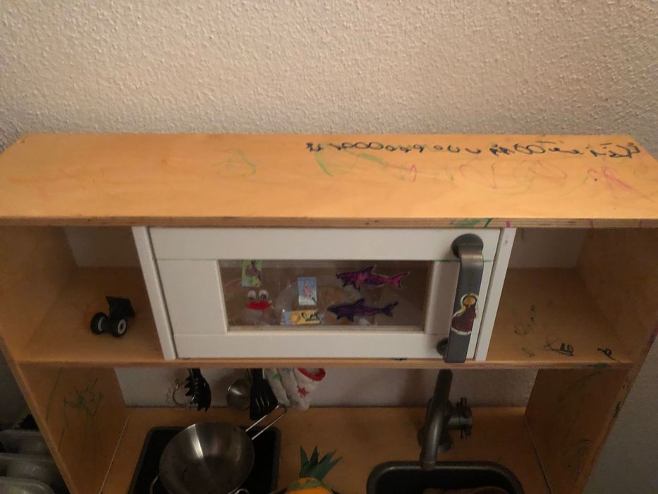 Cozinha criança com utensílios