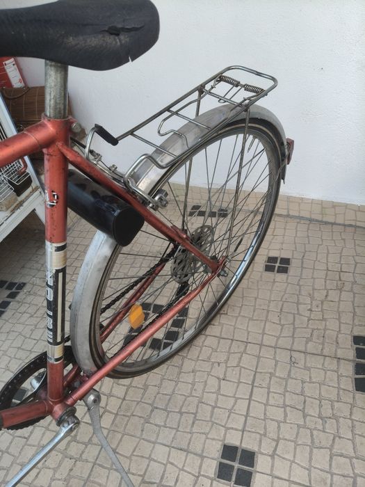 Vende bicicleta antiga