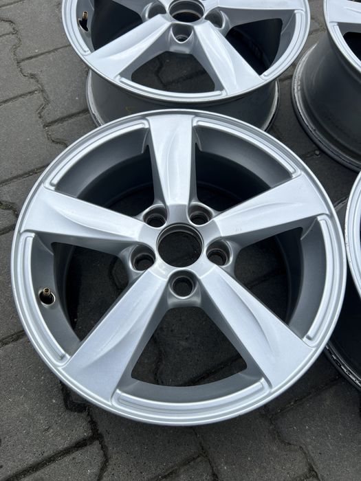 Felga volvo 16” idealna