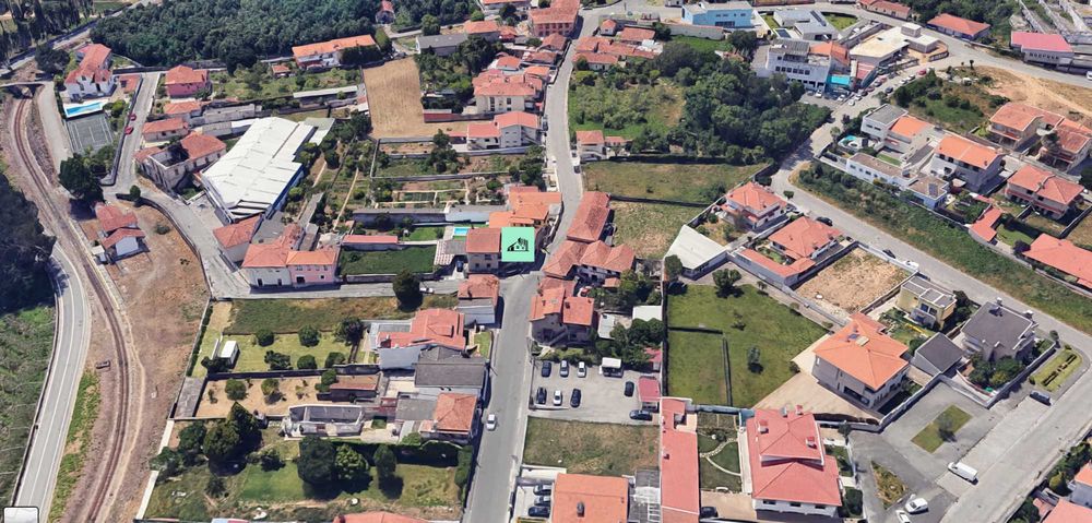 Espaço comercial com 200 m² em rua movimentada – São Paio de Oleiros