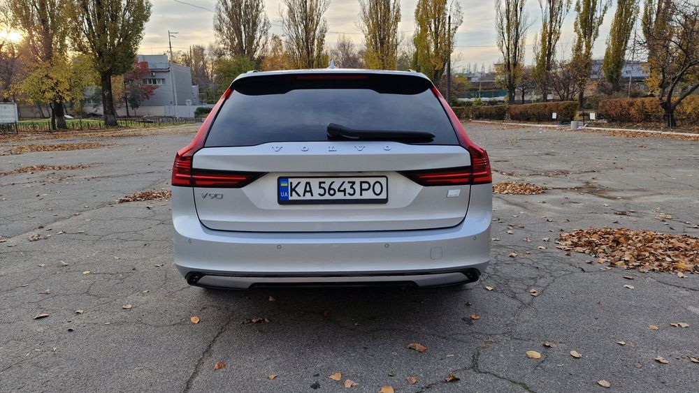 Volvo V90 T8 R-Design Plus  AWD PHEV 395 Hybrid