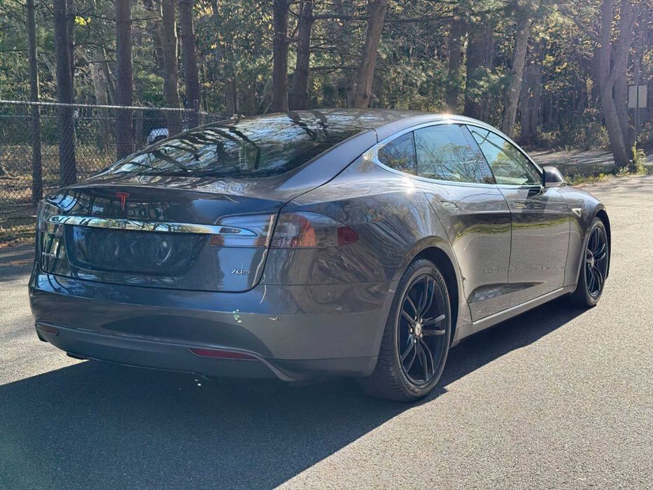 Tesla Model S 70D      2015