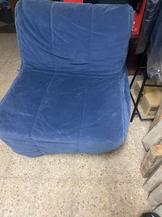 Sofá cama em muito bom estado com colchão muito bom