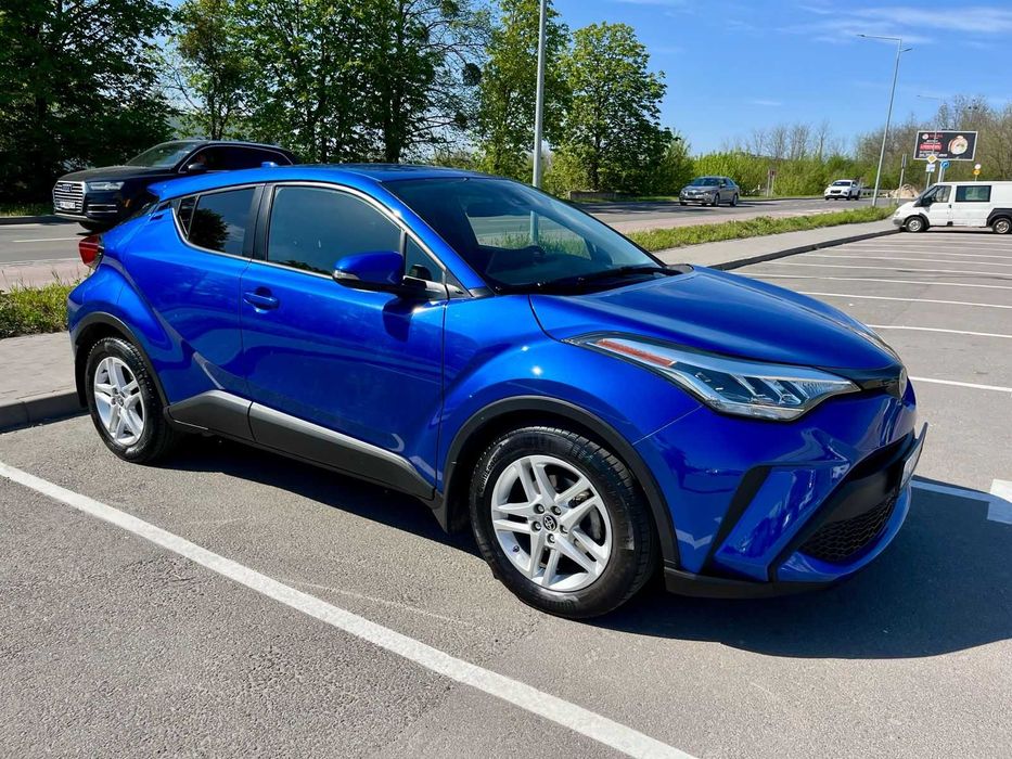 Продам авто Toyota CH-R