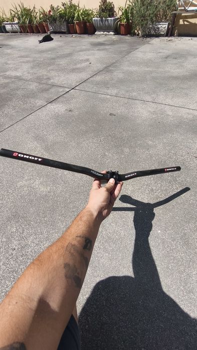 Avanço e guiador em carbono