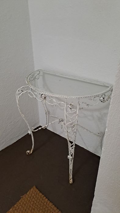 Vende-se mesa antiga