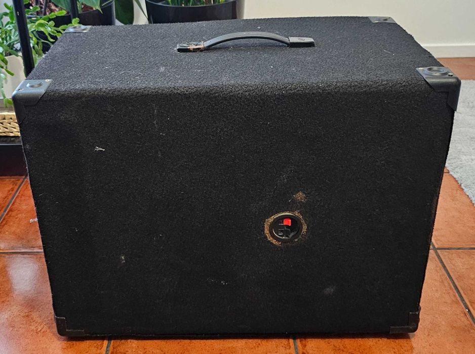 Coluna de som grande