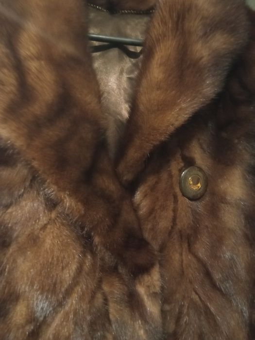 Futro z norek, greckie