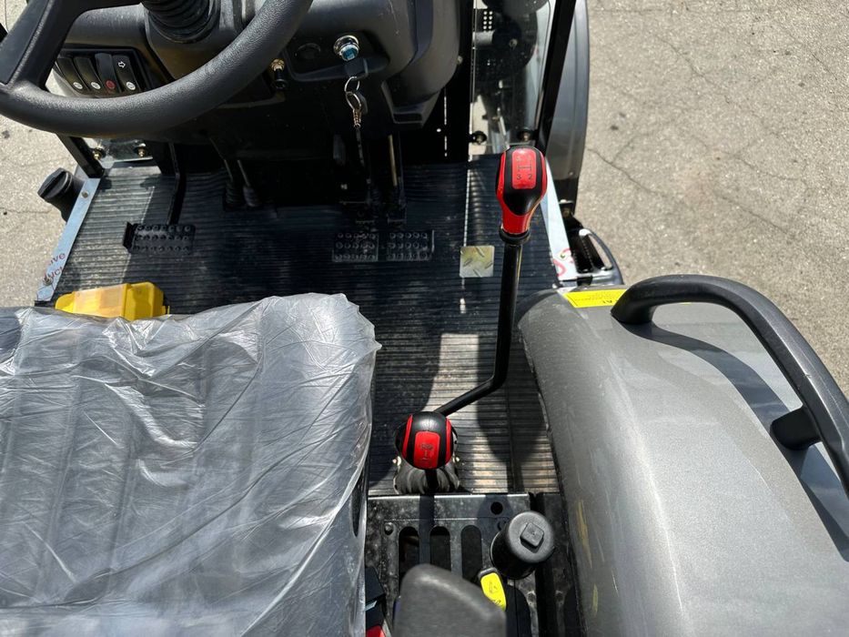 Мінітрактор СКАУТ TE 504 рівна підлога резина Armour