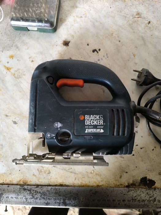 Електролобзик Black&decker