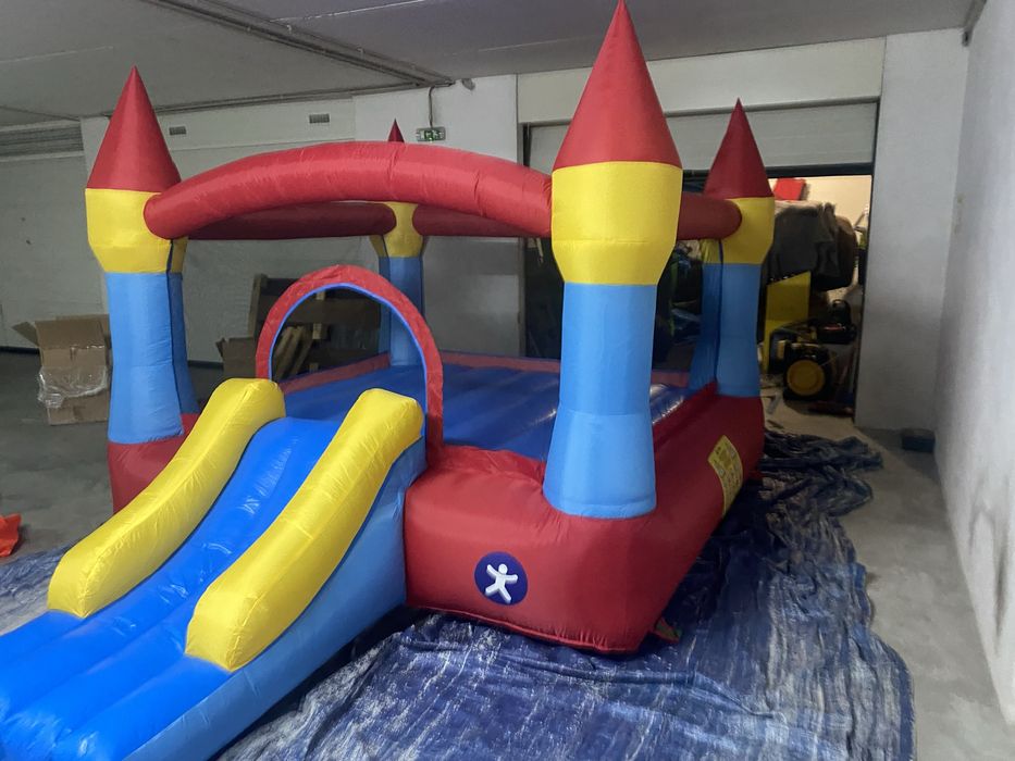 Insuflavel castelo em nylon