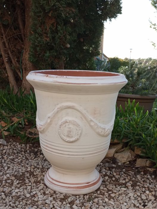 Piękne stylowe donice z południa Francji