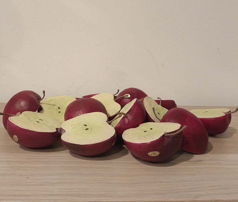26 meias maçãs artificiais
