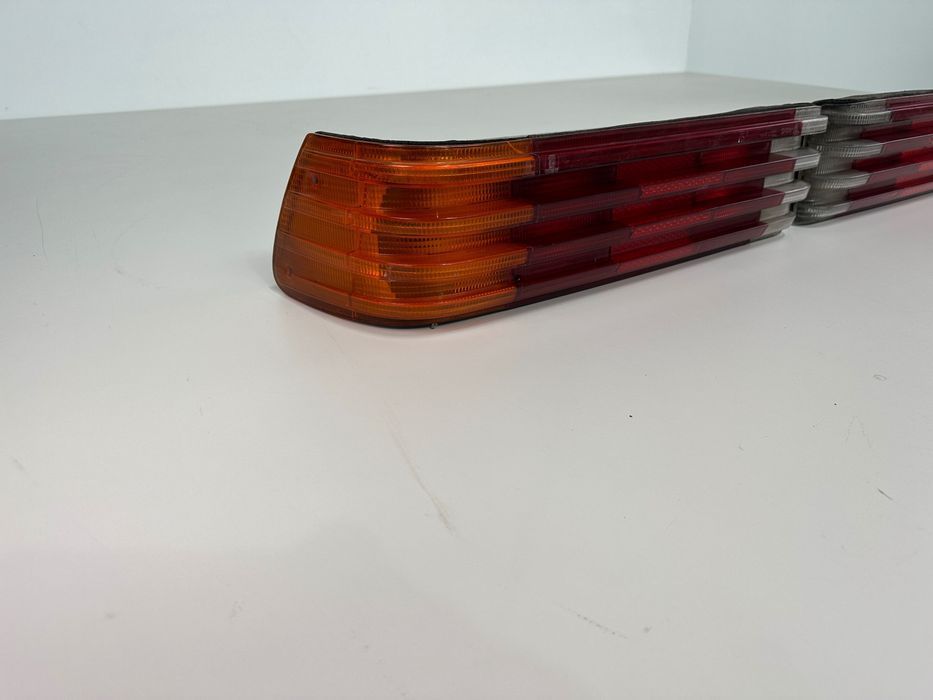 Mercedes-Benz Klasa-S W116 Lampa Prawa Lewa Tył