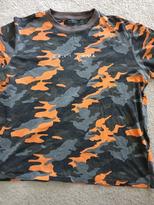 Tshirt 	Berska		Tamanho S	usada em bom estado