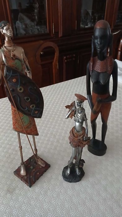 3 estátuas decorativas