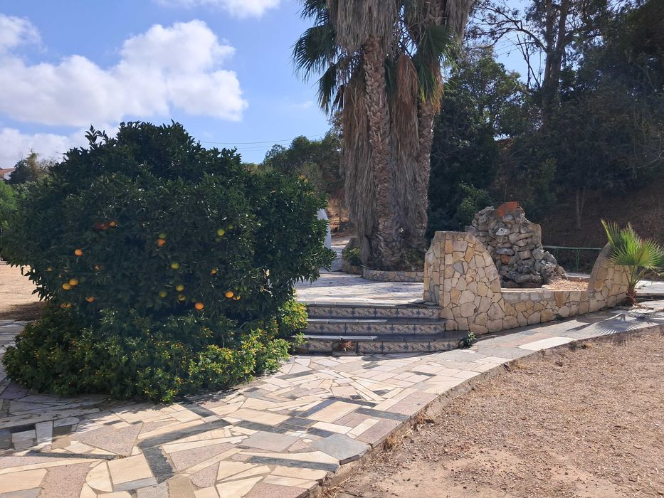 Odiaxere,Quinta 4440 m2 ,casa, horta, estábulos,300m lojas e Cafe