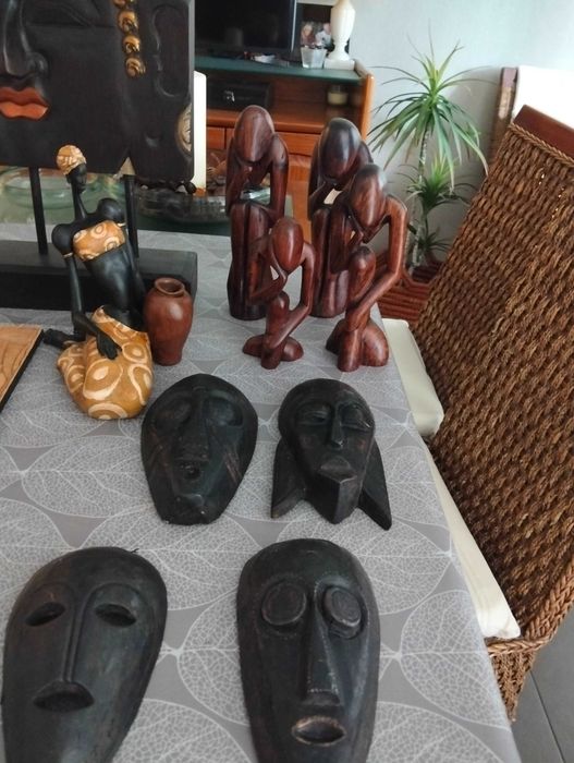 Várias peças africanas