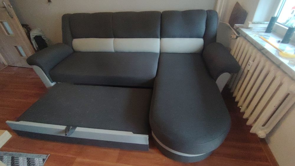 Kanapa narożna na sprężynach