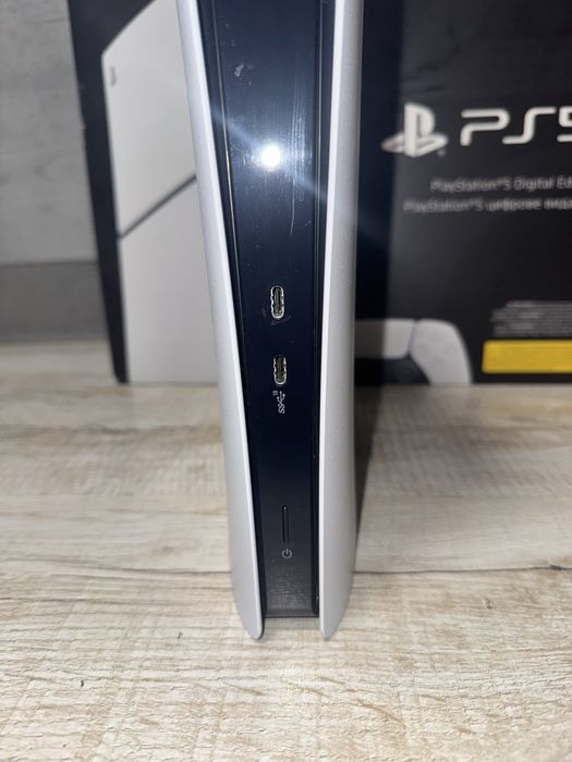 PlayStation 5 Slim Digital Edition 1TB - ідеальний стан з гарнтією