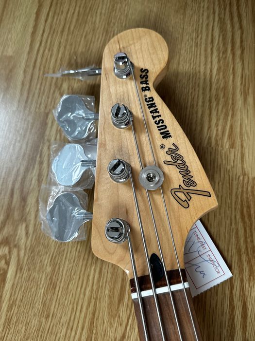 Новий Fender Player Mustang Bass PJ Firemist Gold, Мексіка