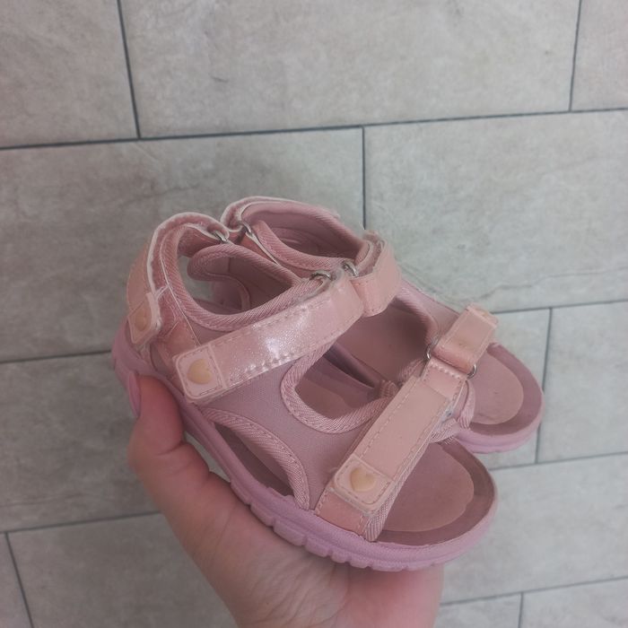 Босоніжки для дівчинки