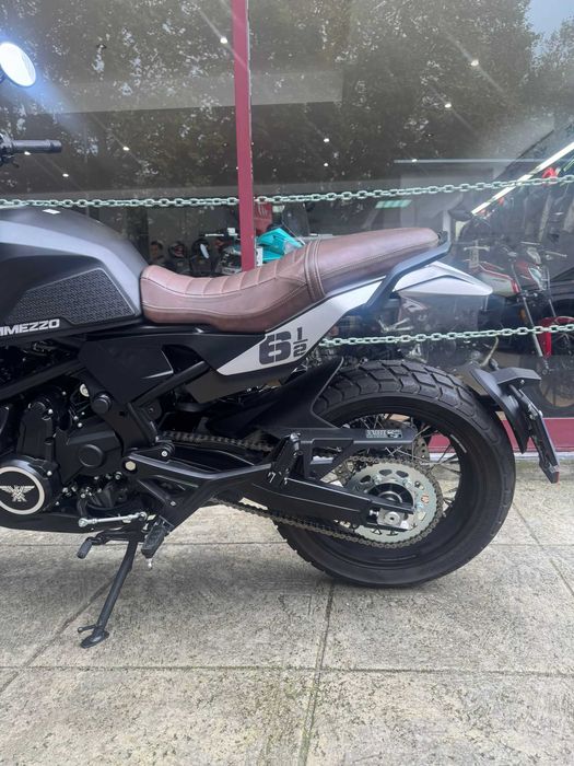 MOTO MORINI SEIEMMEZZO SCR 2025