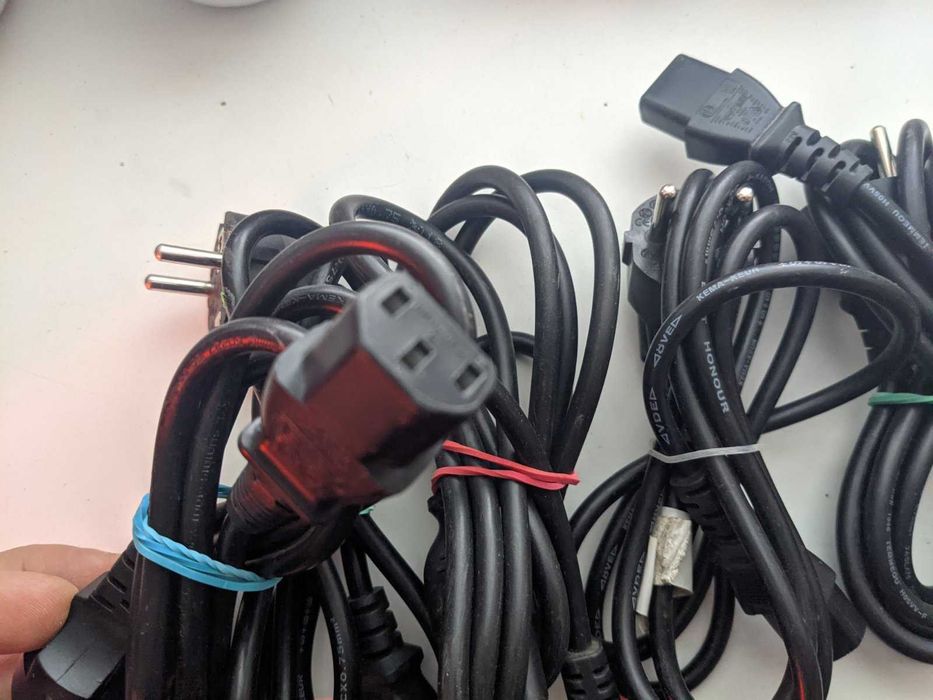 Продам  кабель питания 3 pin пин для ПК б.у.