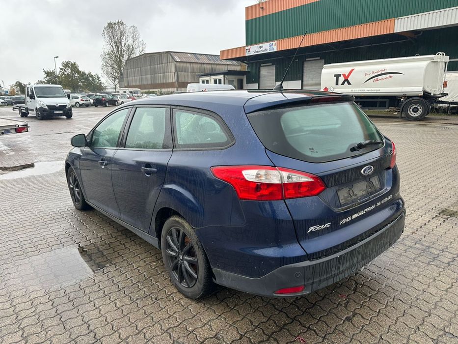 Авторозборка Форд Фокус 3 Запчасти Ford Focus 3 Ляда Mk3 Двері Фари