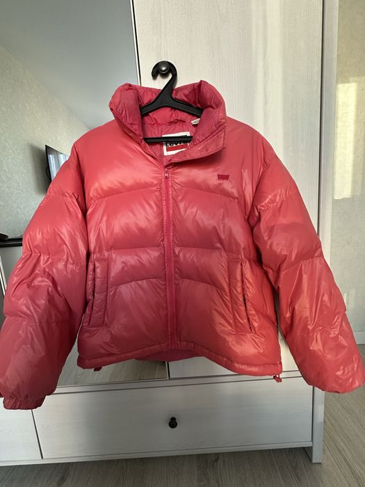 Продам куртку Levis