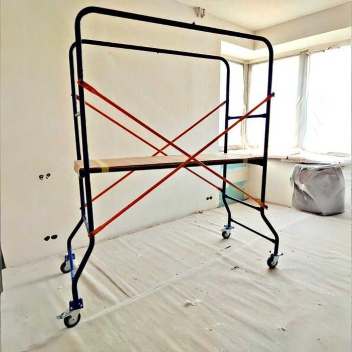 Вишка тура. Риштовка. Будівельне риштування. Ліса. Леса строительные.