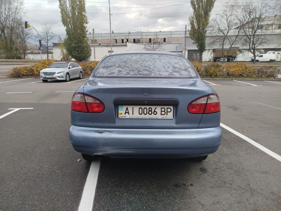 Продам машину ланос єдиний власник