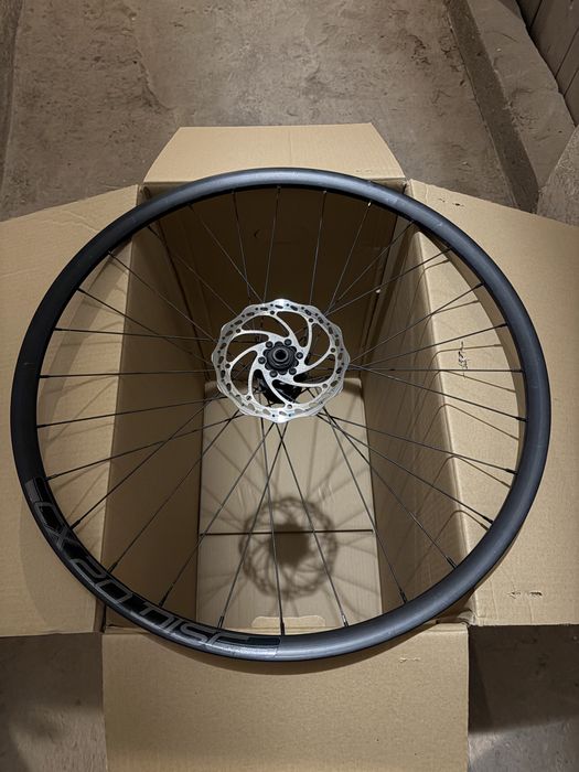 Koła rowerowe 700C 4szt. + tarcze hamulcowe | gravel | szosa