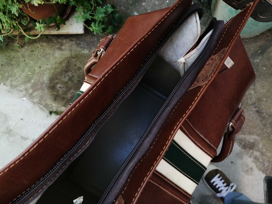 Sacos / Malas de viagem em Couro. Distintos. Pele