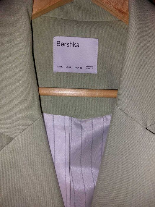 Укороченный пиджак Bershka