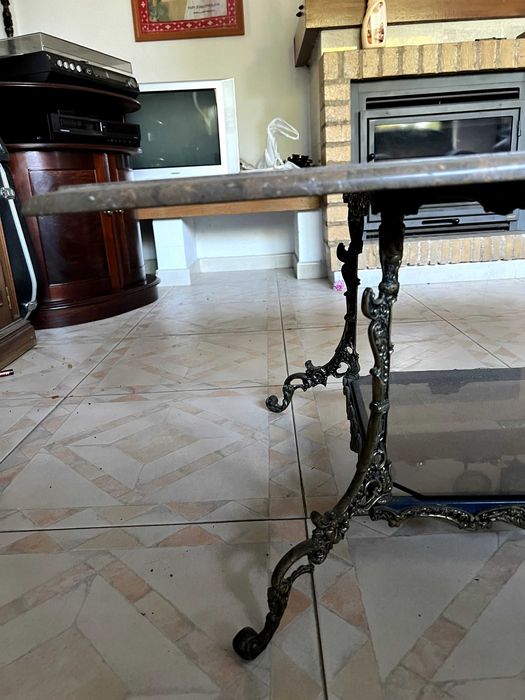 mesa de centro em pedra