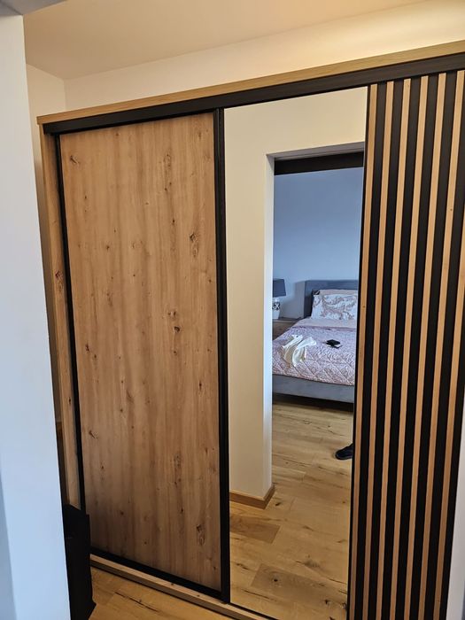 Szafa Black Red White przesuwna NALLA - 200x216