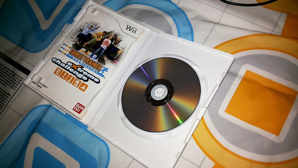 Wii  - Jogo Family Trainer Extreme Challenge + Tapete