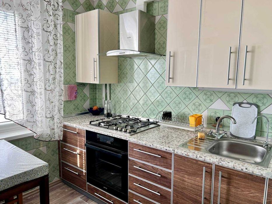 Продам 3х комнатную квартиру район "Александровского рынка"