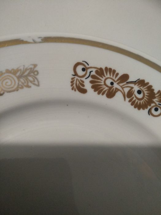 До вашої уваги кавовий сервіз .  Є нюанси.