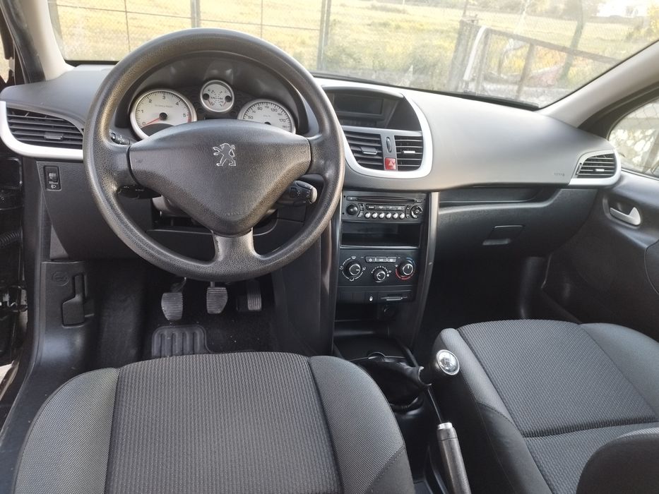 Peugeot 207 excelente estado de conservação analiso retoma