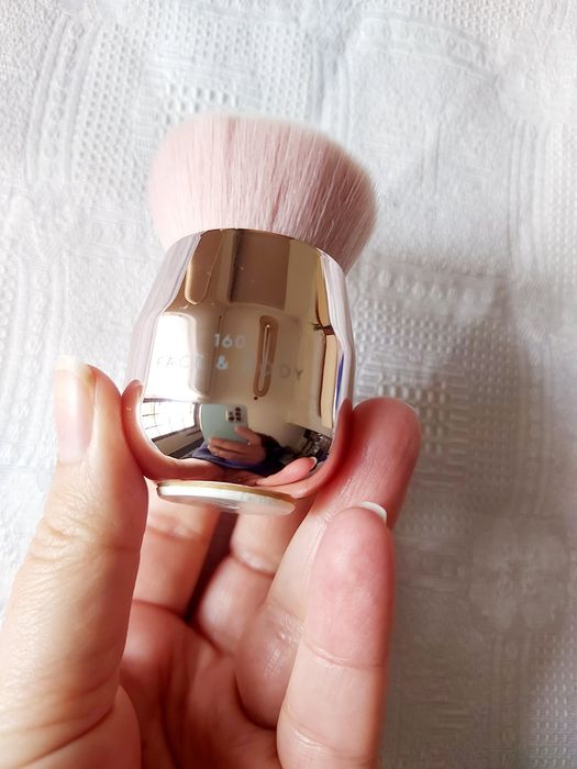 Fenty Beauty Kabuki brush 160