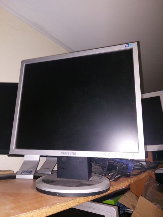 Монитор 15", 17",19",20"22"TFT Квадратні,Широкоформатні.