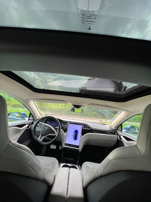 Tesla model S 70D