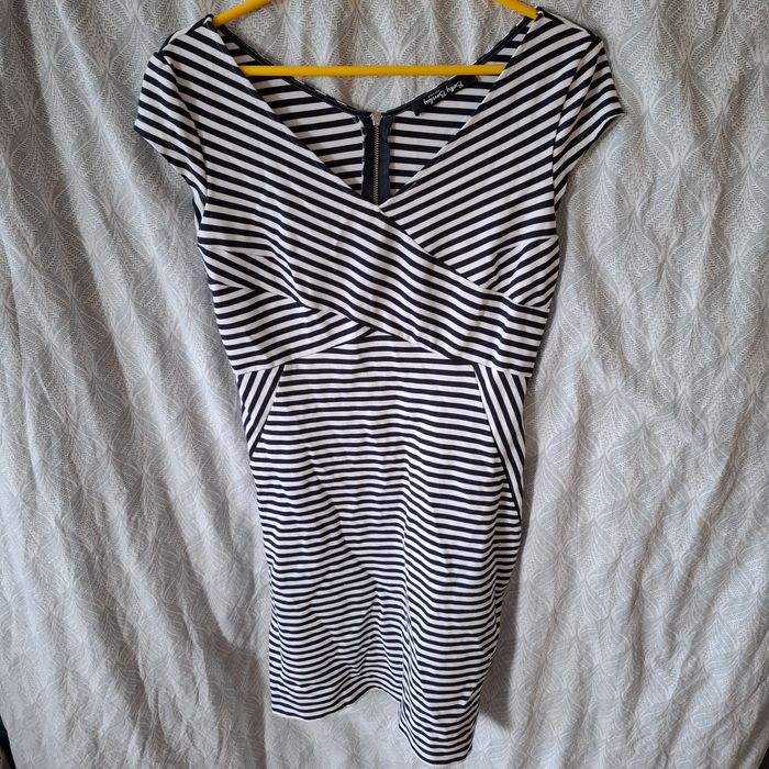 Sukienka rozmiar S paski gratis